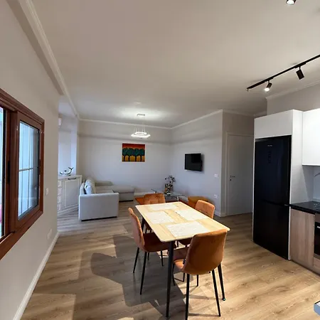 Classy Lea 3 Apartment